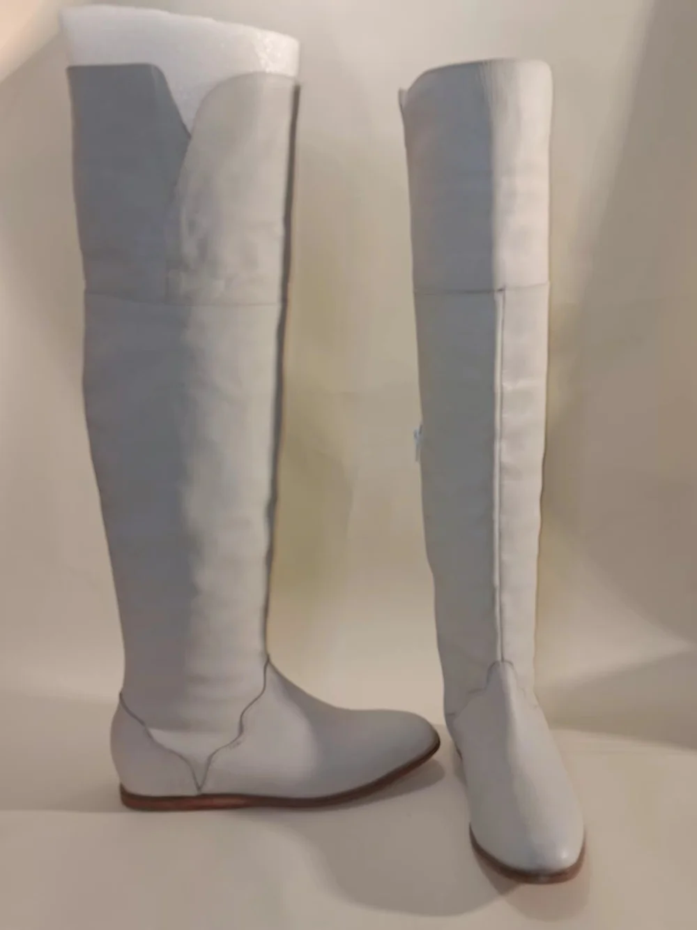 Women's Over-the-Knee Boots in White - Sleek Leather Style